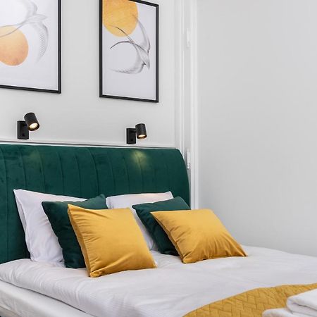 Premium Splendid Old Town Suites - By Upstairs Krakau Exterior foto