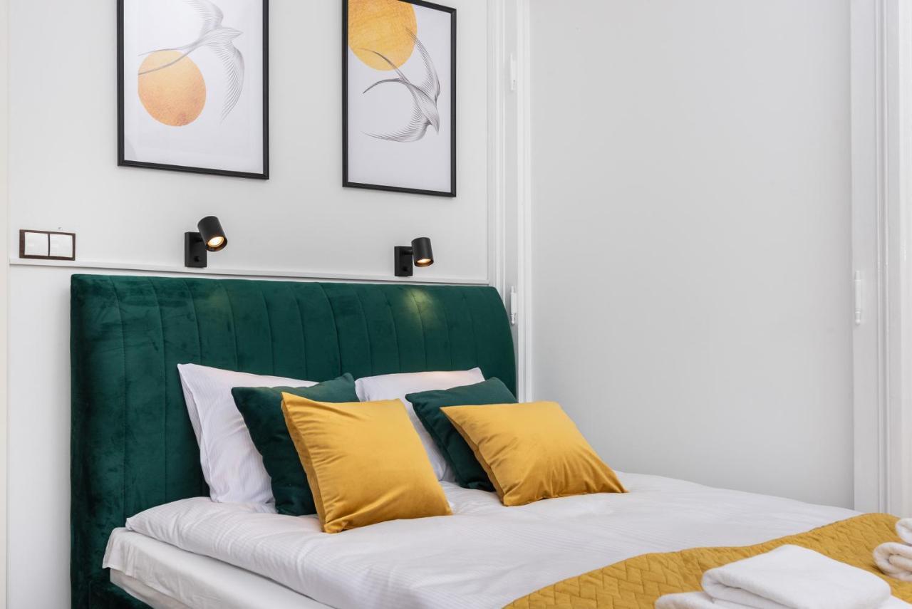Premium Splendid Old Town Suites - By Upstairs Krakau Exterior foto